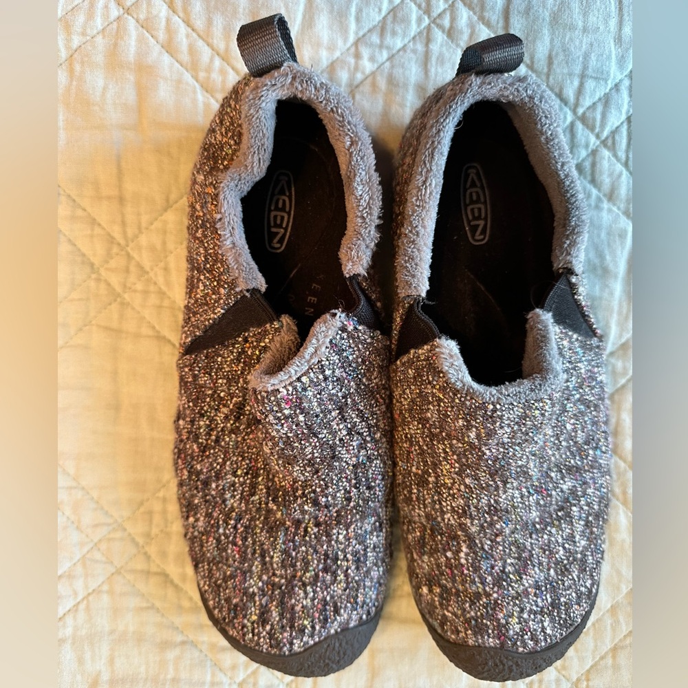Keen Women’s Howser II slippers size US 8.5